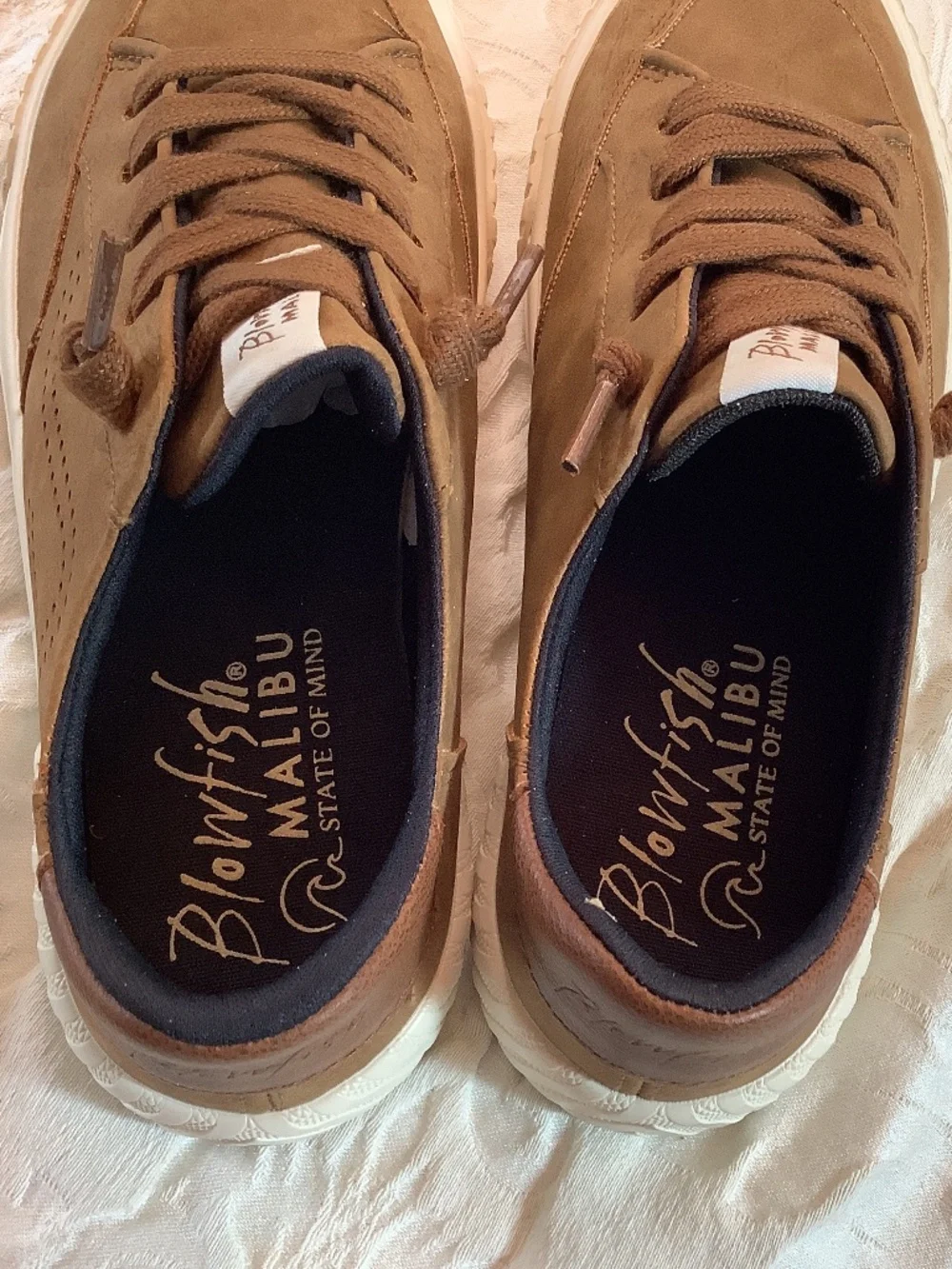 NWT Blowfish Malibu Kids Windsurf brown tan sneaker slip on Leather unisex sz.4